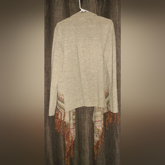 Loop 18 cardigan sz xl Gray with a pattern and tassels - Picture 4 of 6